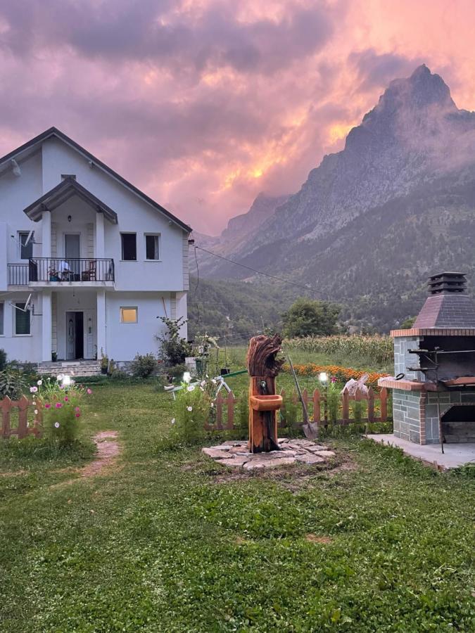 Отель Bujtina Izet Selimaj Валбона Экстерьер фото